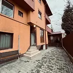Random House 3*