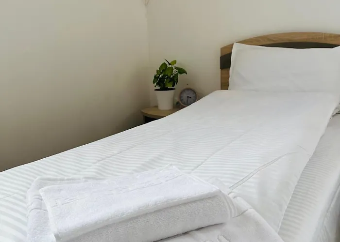 Random House Брашов