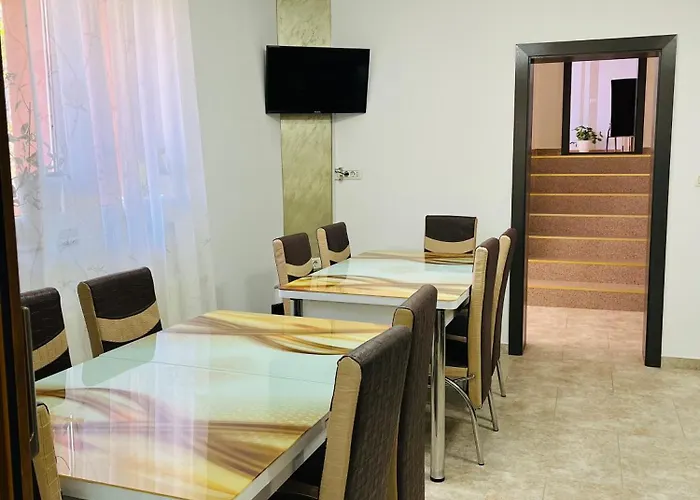 Random House Брашов