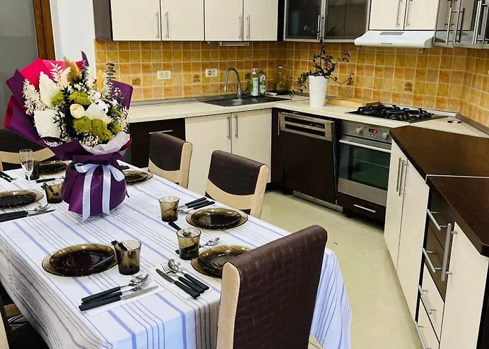 Random House Брашов